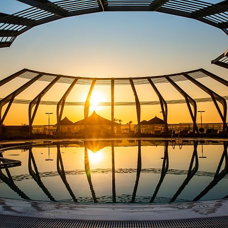Vega Hotel Mamaia Exterior photo The Sunken Garden at the San Diego Convention Center