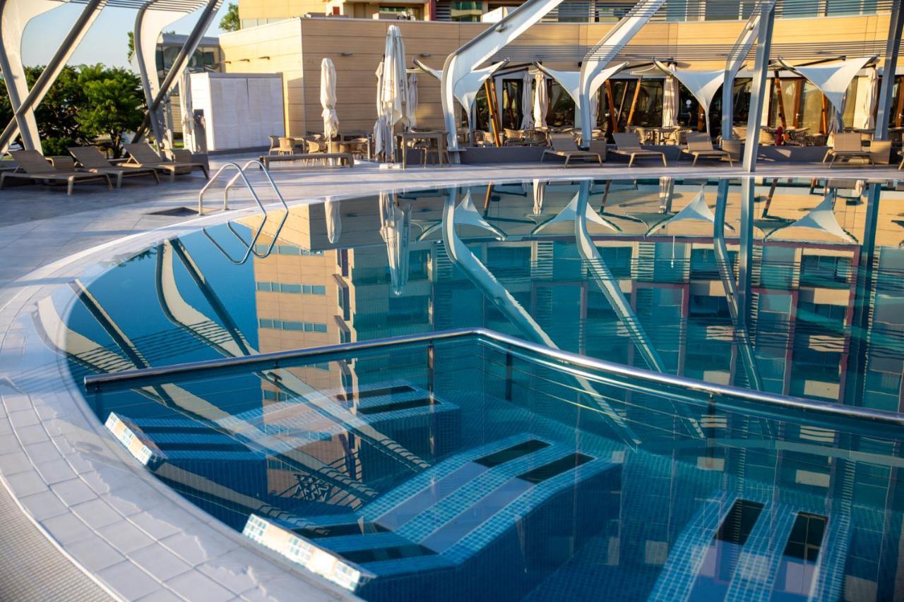 Vega Hotel Mamaia Exterior photo The pool at the 12th floor