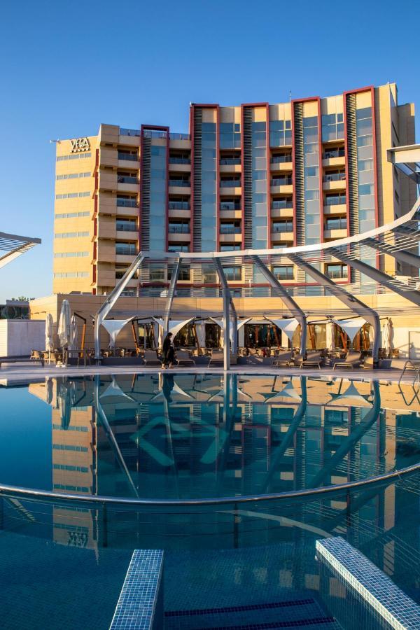 Vega Hotel Mamaia Exterior photo The pool at the hotel