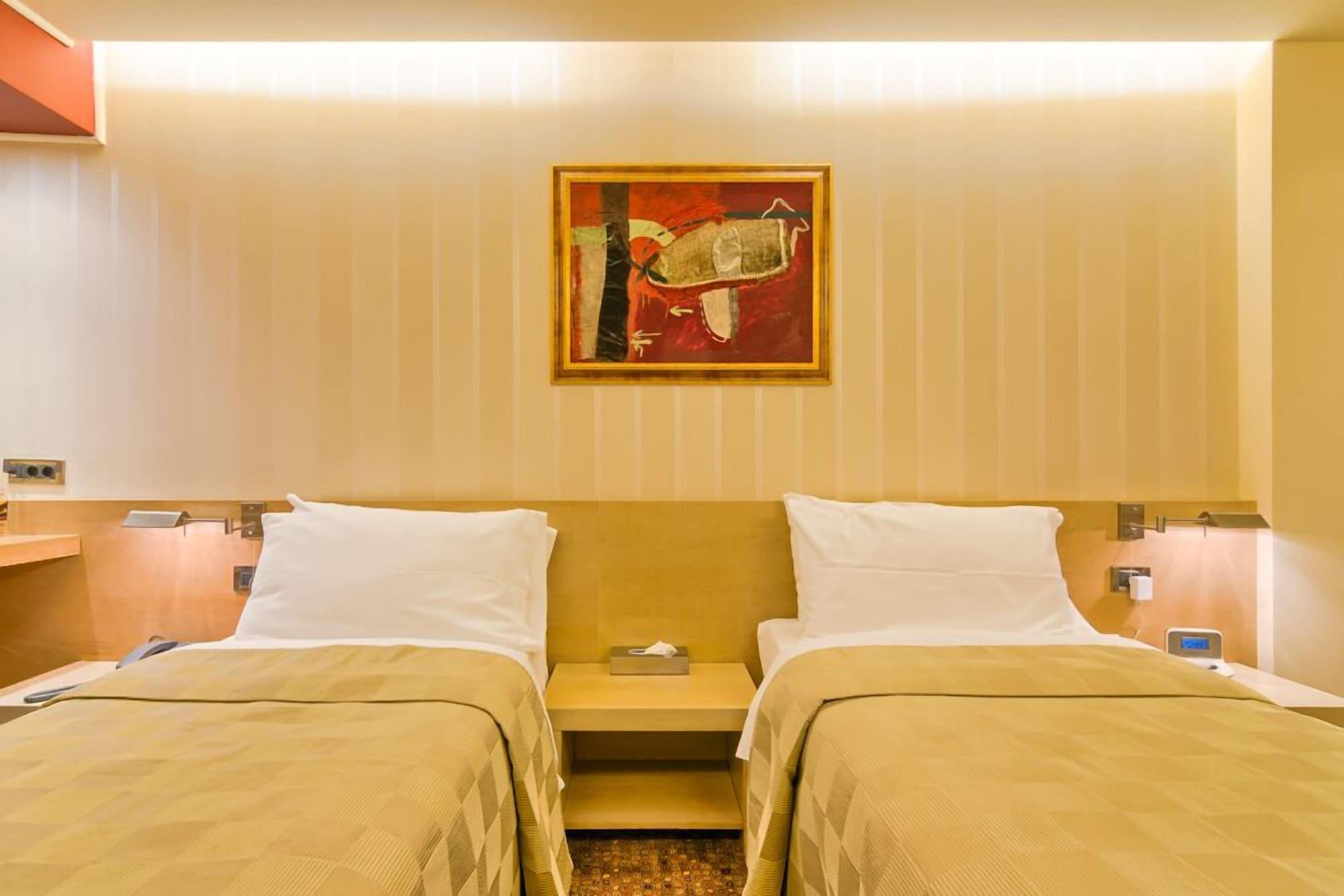 Vega Hotel Mamaia Exterior photo A room at the hotel