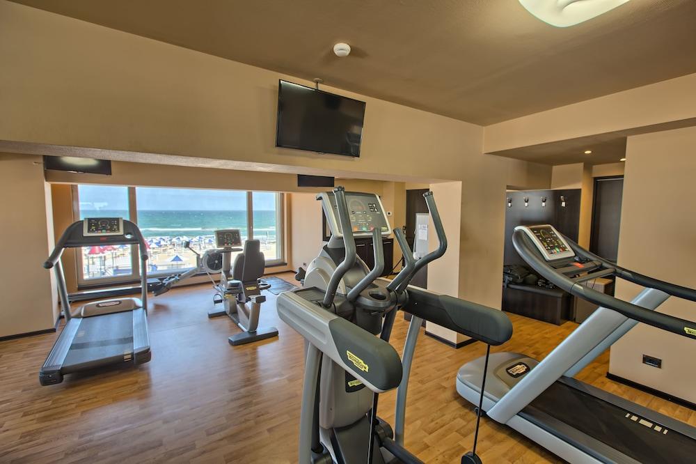 Vega Hotel Mamaia Exterior photo The gym at the hotel