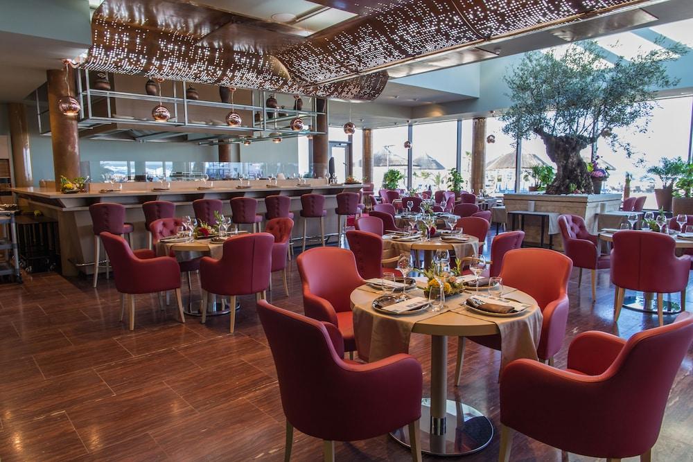 Vega Hotel Mamaia Exterior photo The restaurant