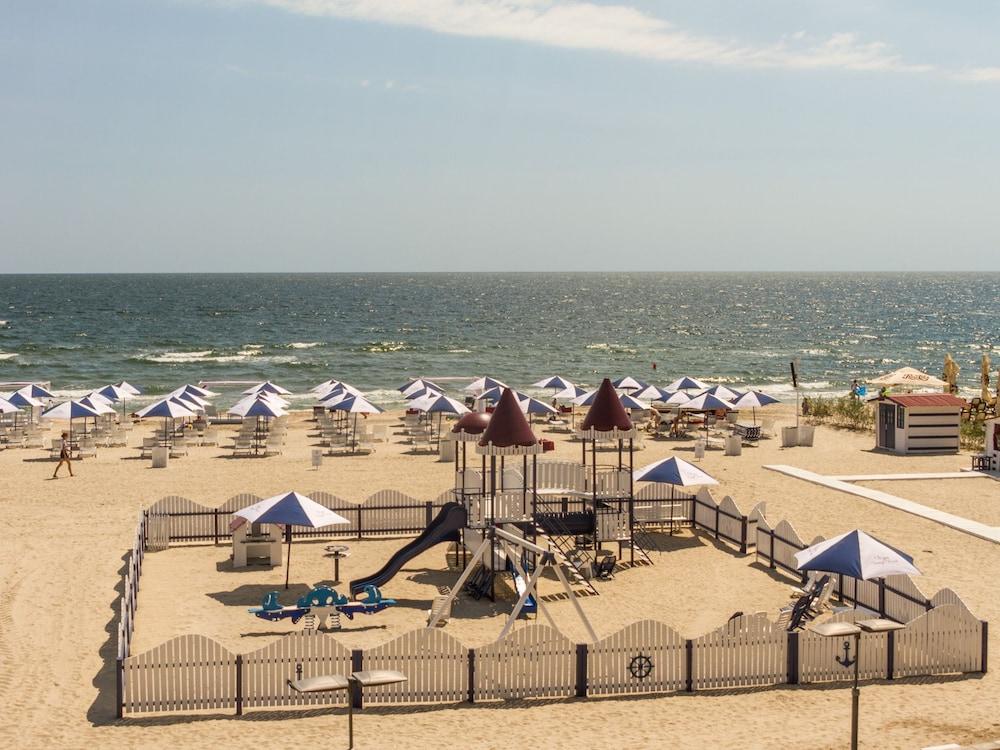 Vega Hotel Mamaia Exterior photo The beach at the Hilton