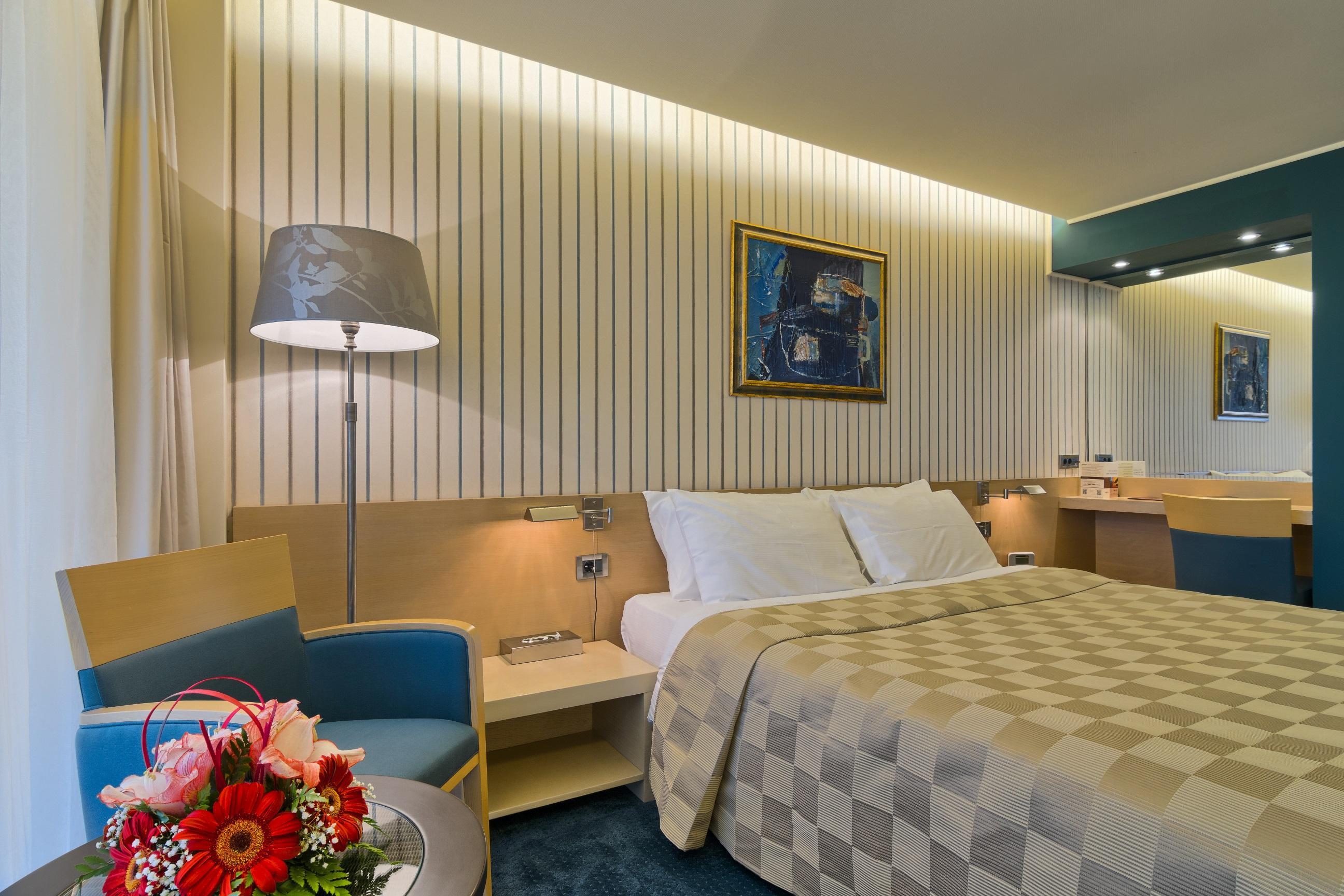Vega Hotel Mamaia Exterior photo A room at the hotel