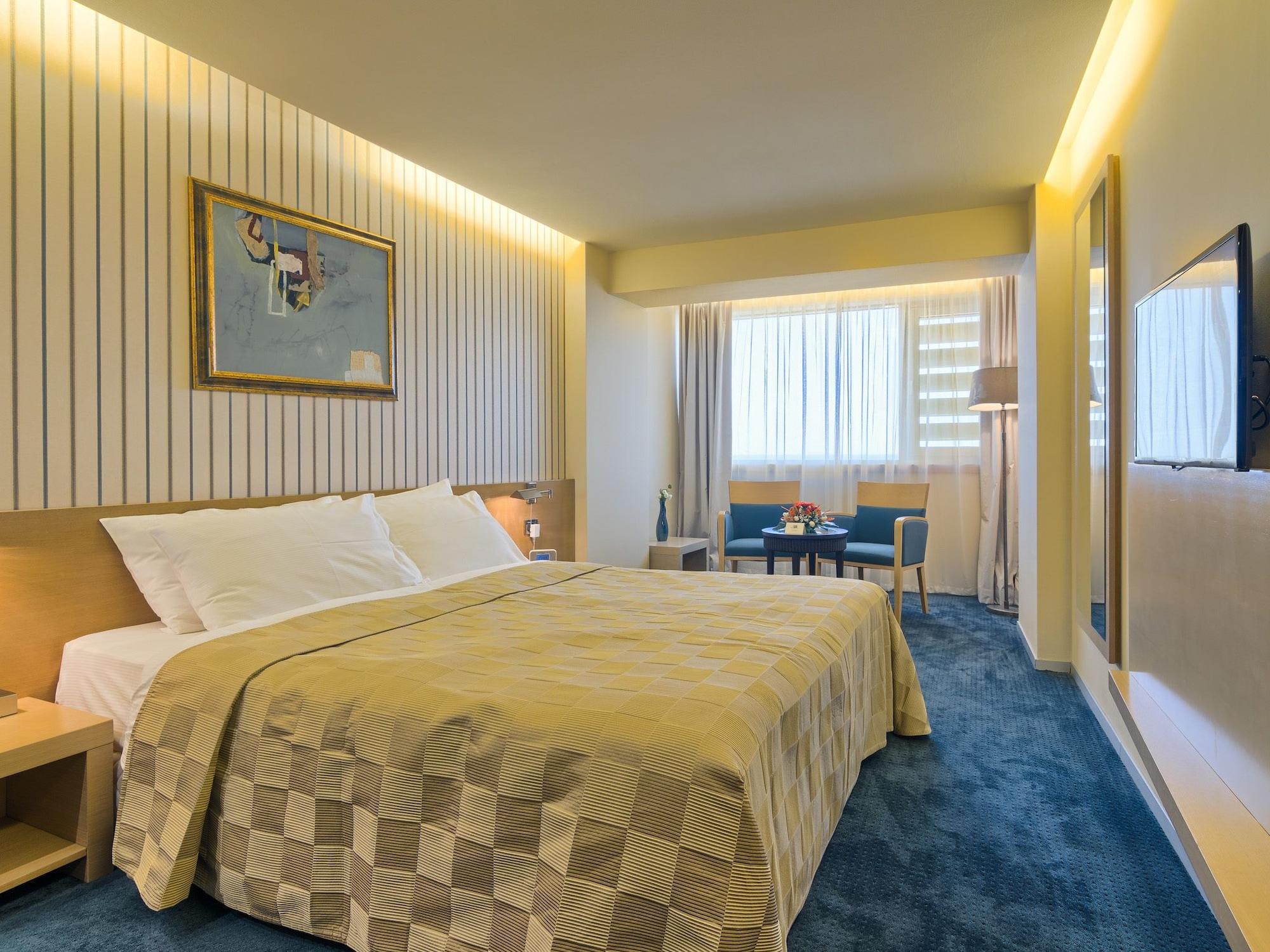 Vega Hotel Mamaia Exterior photo A room at the hotel