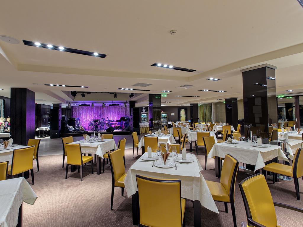Vega Hotel Mamaia Exterior photo The restaurant