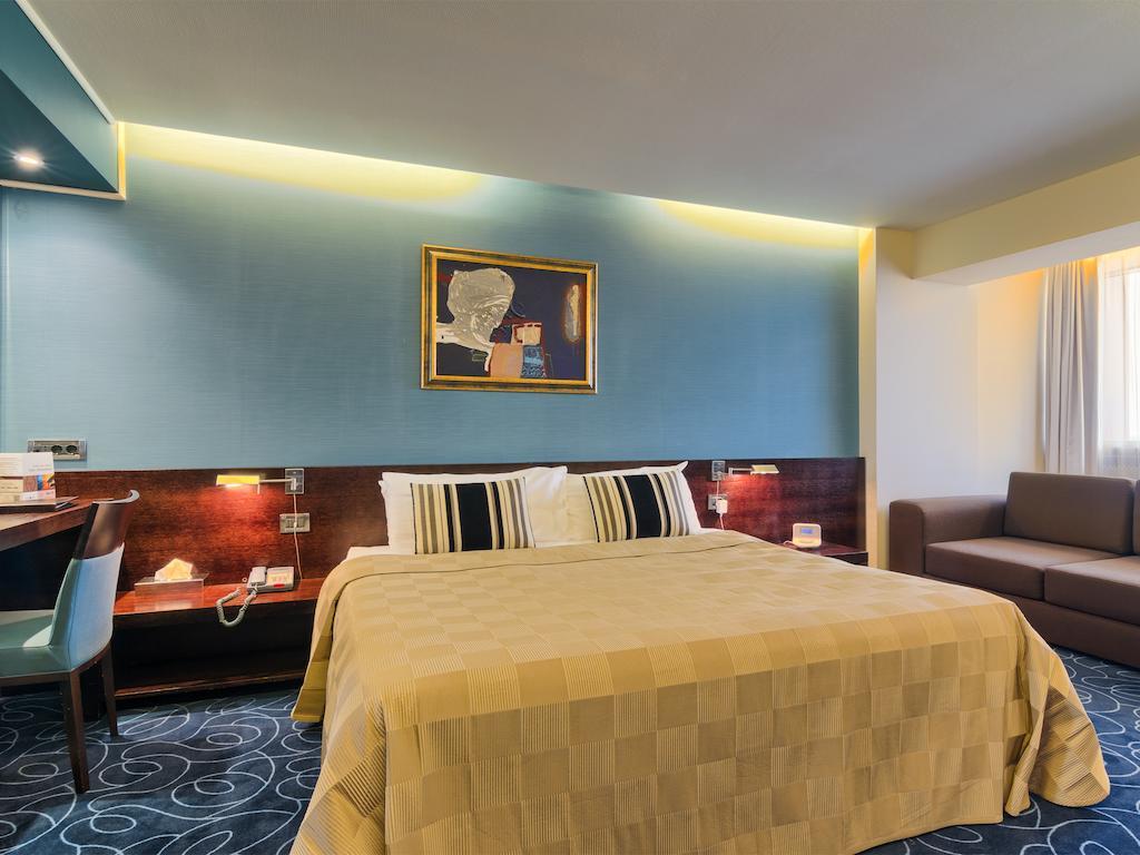 Vega Hotel Mamaia Room photo A room at the hotel