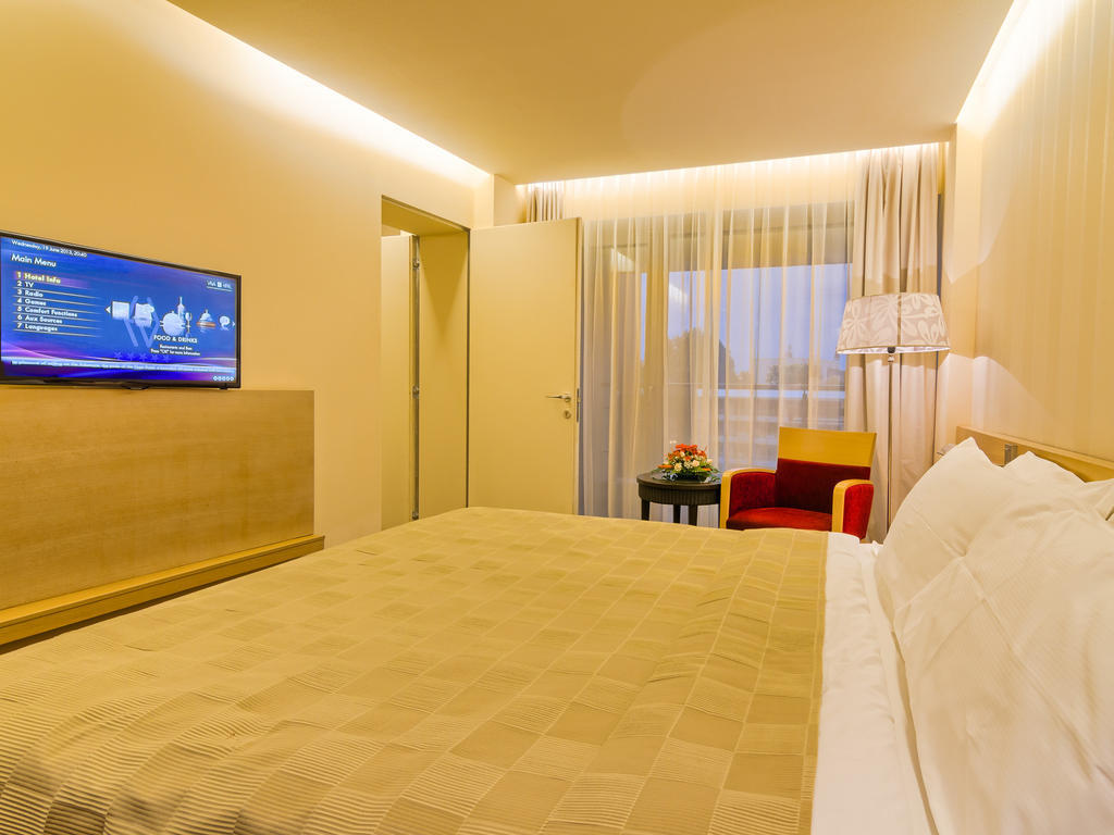 Vega Hotel Mamaia Room photo A room at the hotel