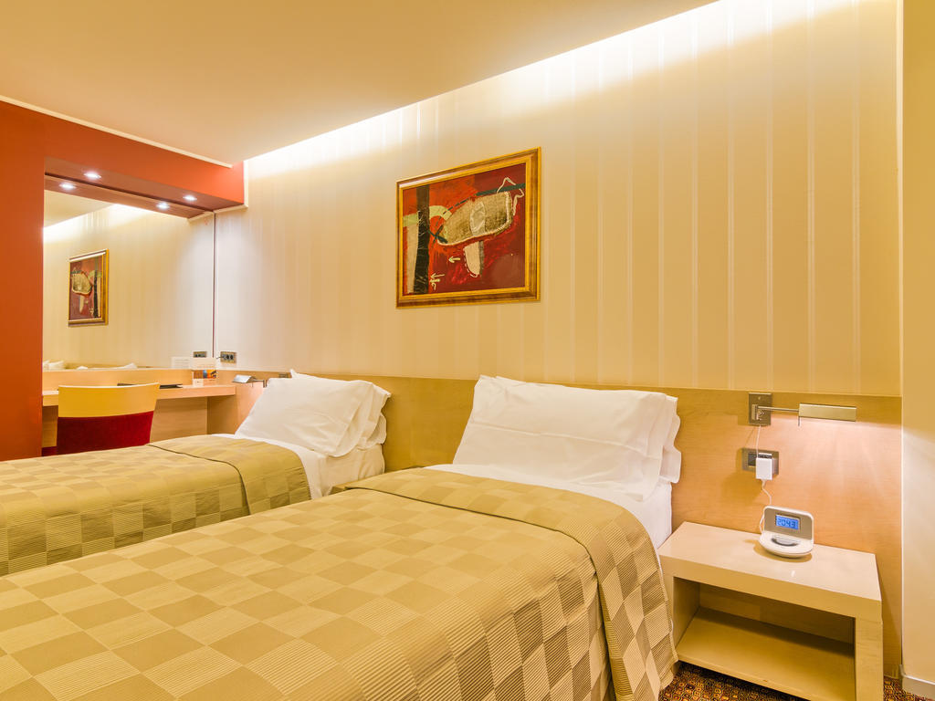 Vega Hotel Mamaia Room photo A room at the hotel