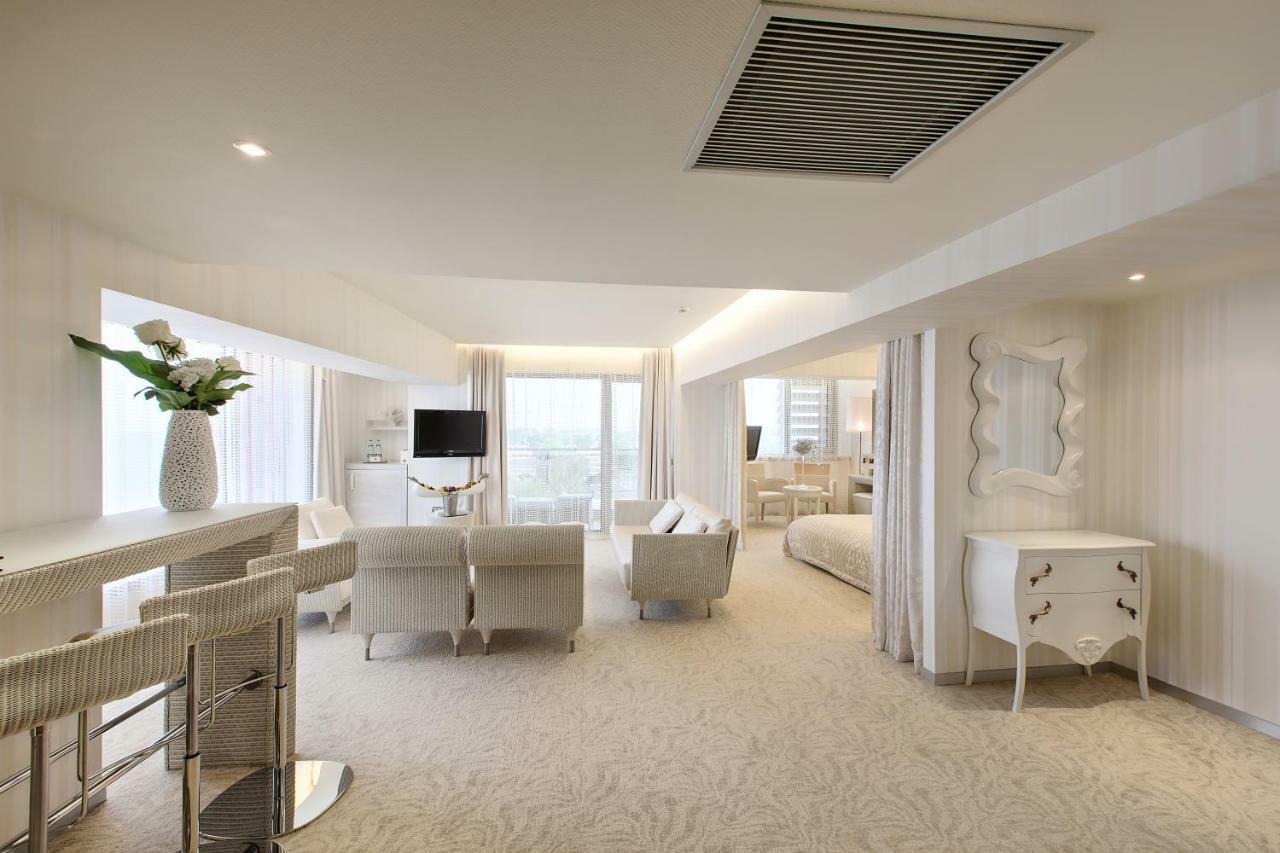 Vega Hotel Mamaia Exterior photo A suite at the hotel