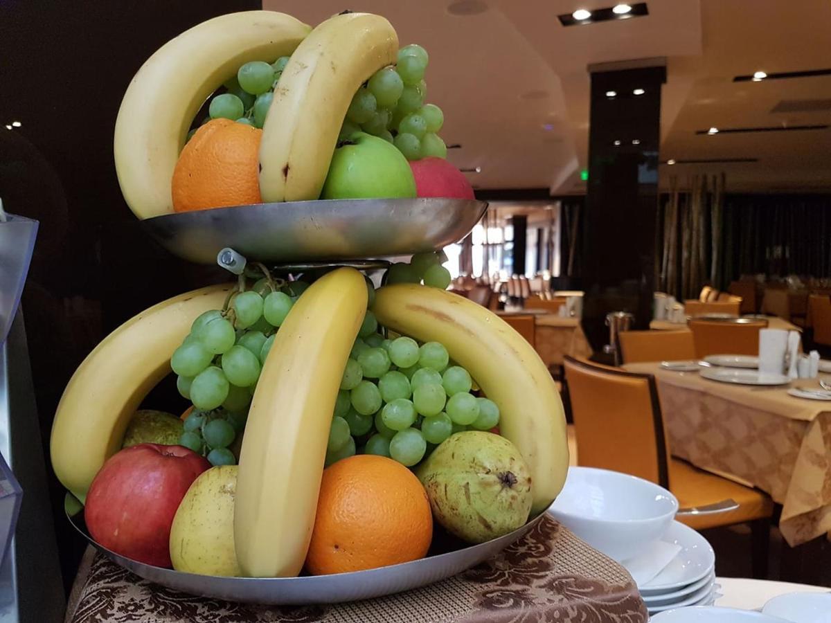 Vega Hotel Mamaia Exterior photo Fruit